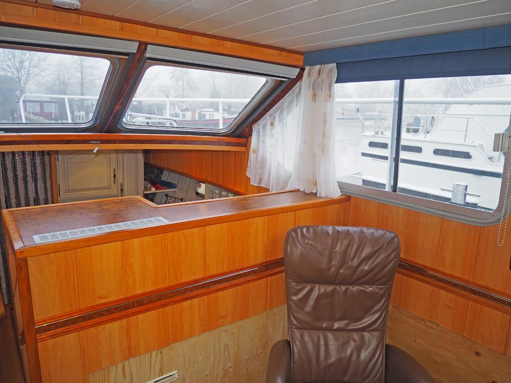 Saloon, Accommodation